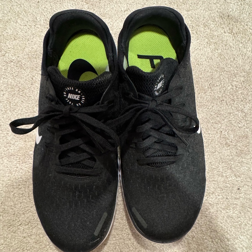 Nike Black and White Free RN Athletic Shoes - Picture 2 of 5